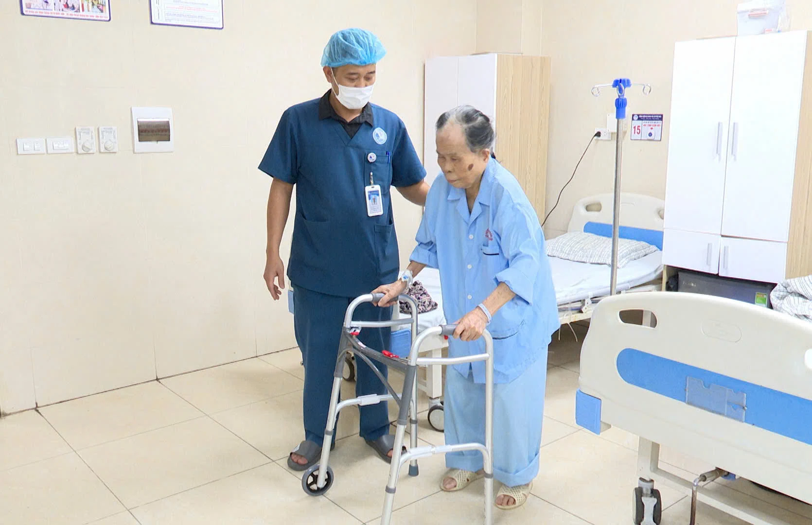 Bệnh viện Đa khoa thị xã Phú Thọ: Liên tiếp phẫu thuật thay khớp háng thành công cho bệnh nhân cao tuổi