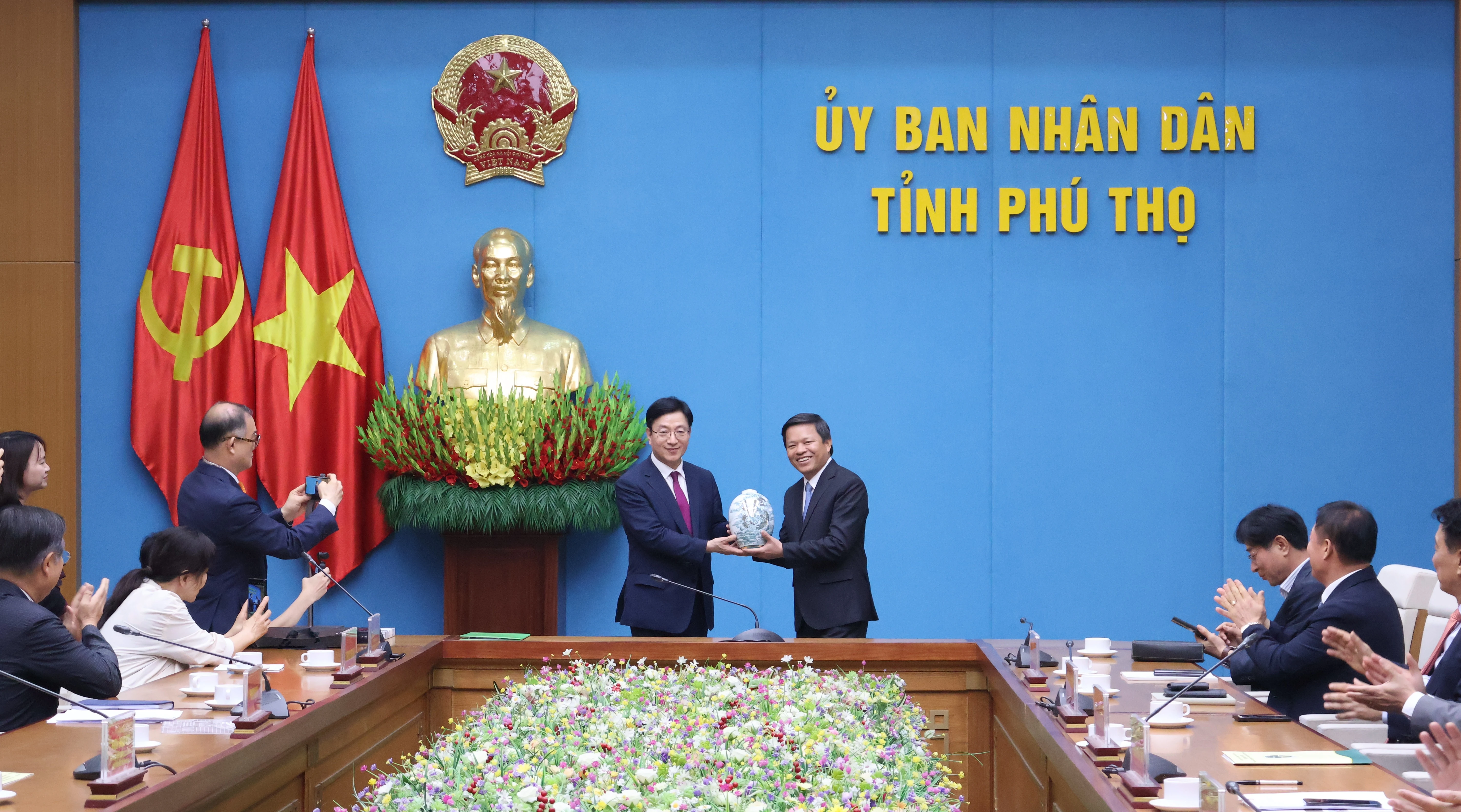 Đoàn công tác Hội nghị thượng đỉnh CEO Hàn Quốc thăm và làm việc với tỉnh