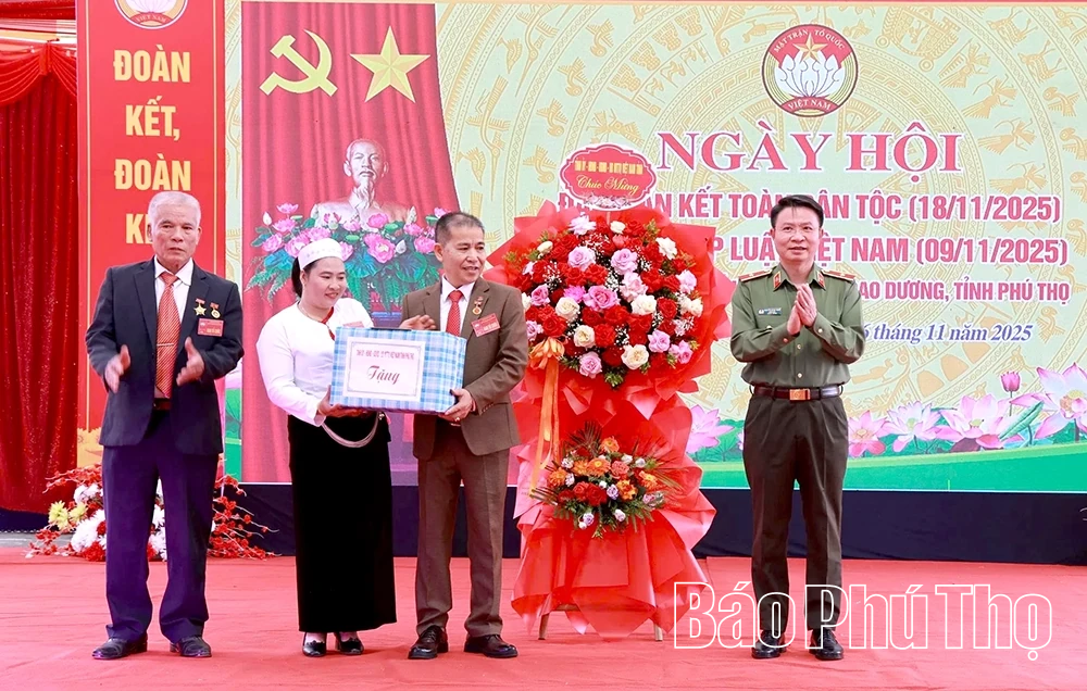 Ngày hội Đại đoàn kết toàn dân tộc tại thôn Sấu Thượng