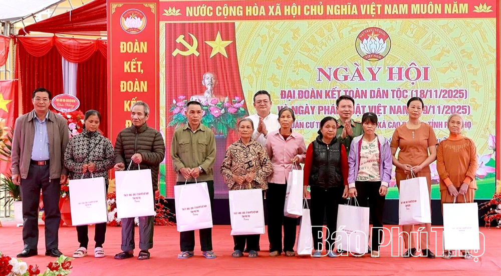 Ngày hội Đại đoàn kết toàn dân tộc tại thôn Sấu Thượng
