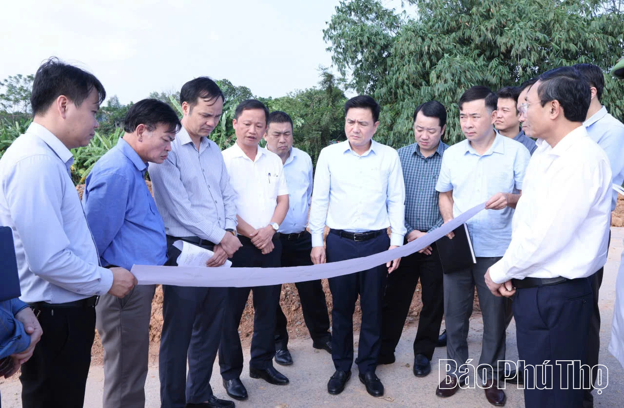 Phó Chủ tịch UBND tỉnh Vũ Việt Văn kiểm tra tiến độ công trình giao thông trọng điểm thuộc khu vực Vĩnh Phúc