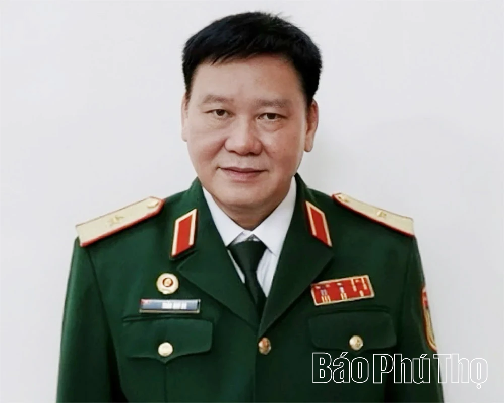 Tinh gọn bộ máy gắn với nâng cao chất lượng cán bộ
