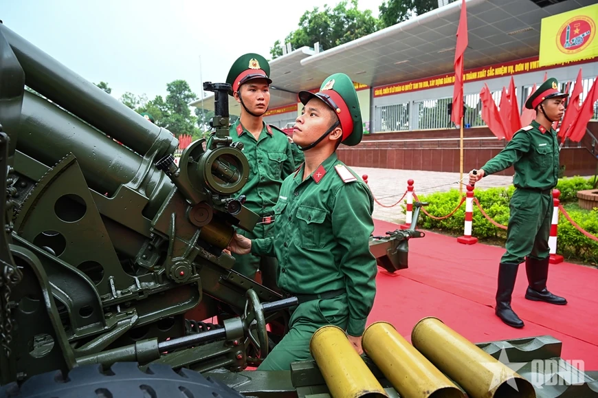 Những người giữ nhịp uy nghi của nghi lễ quân sự Việt Nam
