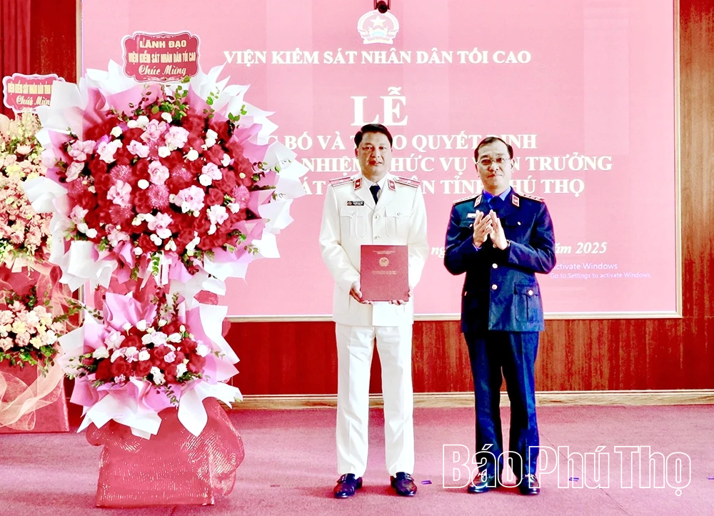 Công bố và trao quyết định điều động, bổ nhiệm chức vụ Viện trưởng Viện Kiểm sát nhân dân tỉnh Phú Thọ