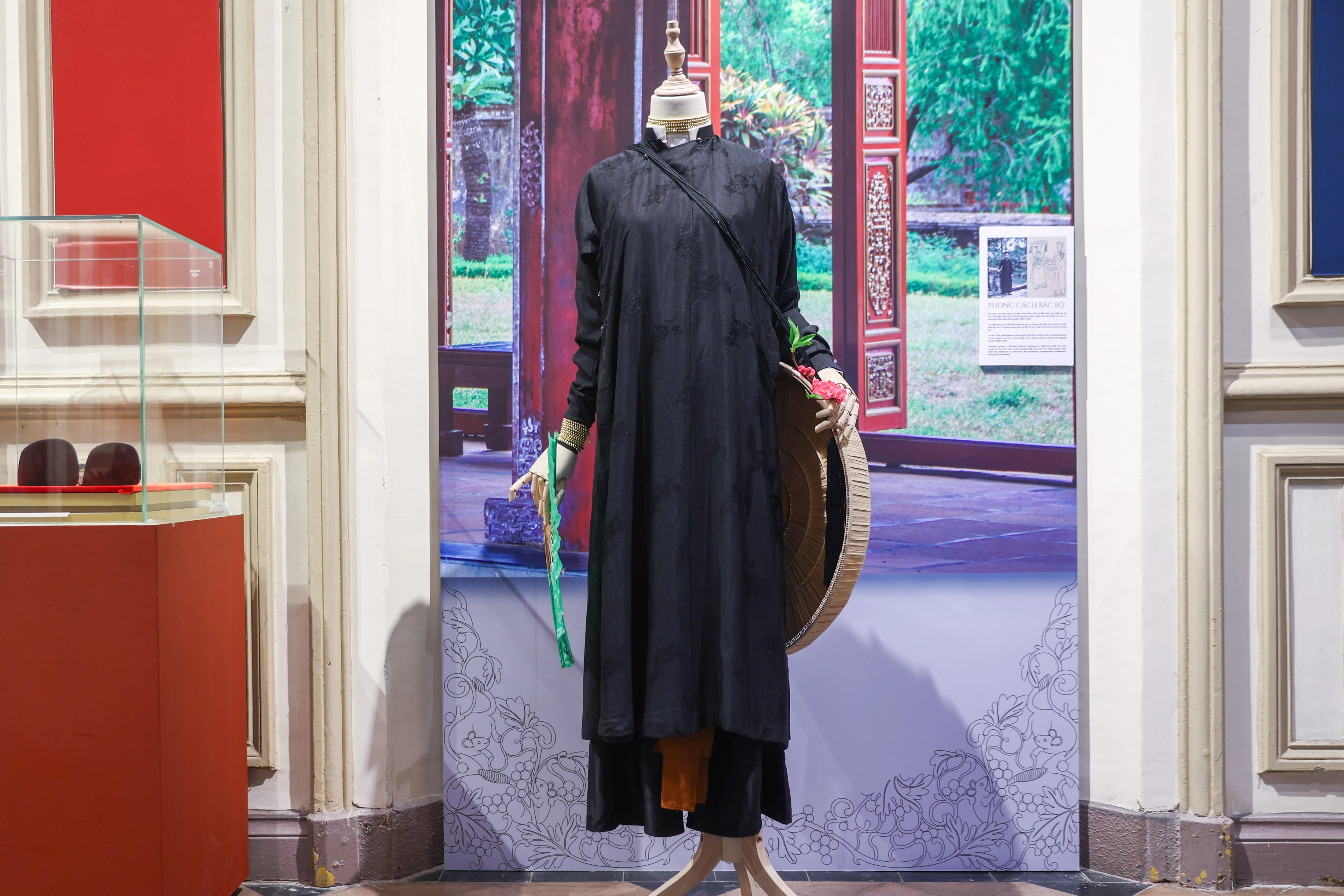 Triển lãm tái hiện y phục Việt qua ba thế kỷ