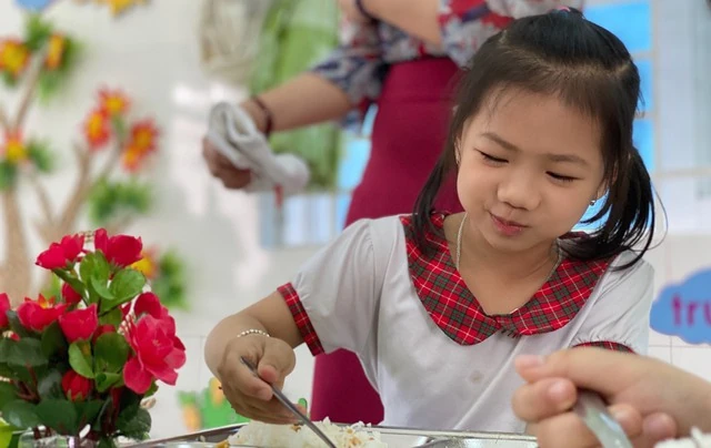 Tác hại của đồ ăn nhanh khi thay thế bữa ăn lành mạnh- Ảnh 2. Tác hại của đồ ăn nhanh khi thay thế bữa ăn lành mạnh
