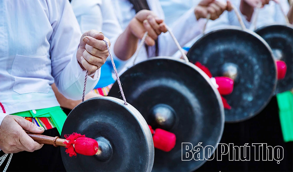 Giữ hồn chiêng Mường Tu Vũ