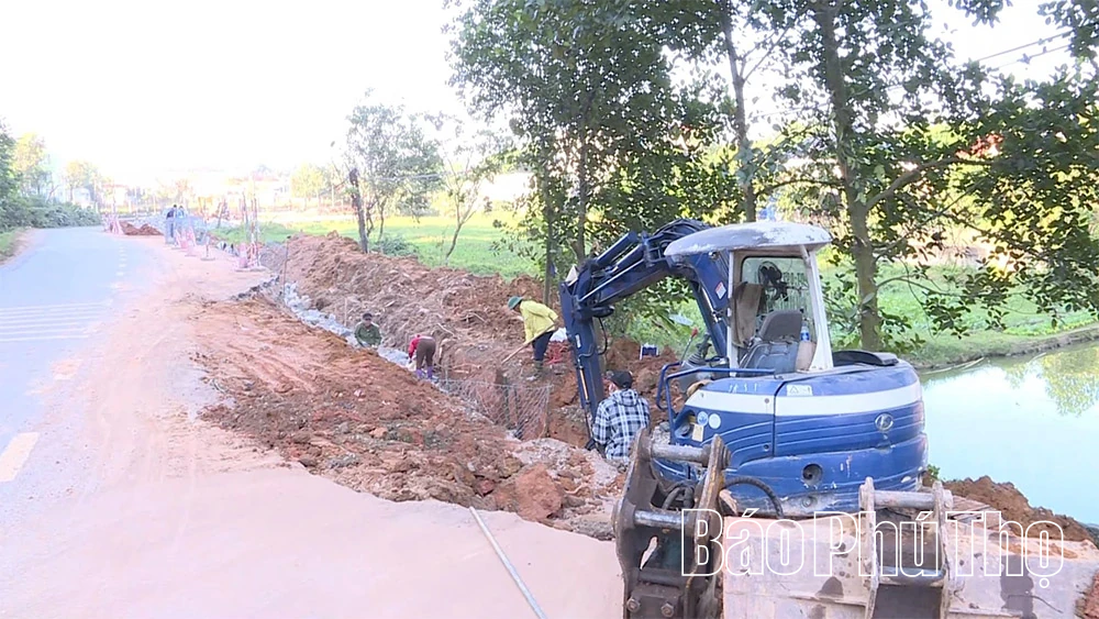 Khẩn trương khắc phục một số đường bị sạt lở do mưa bão trước Tết Dương lịch 2026