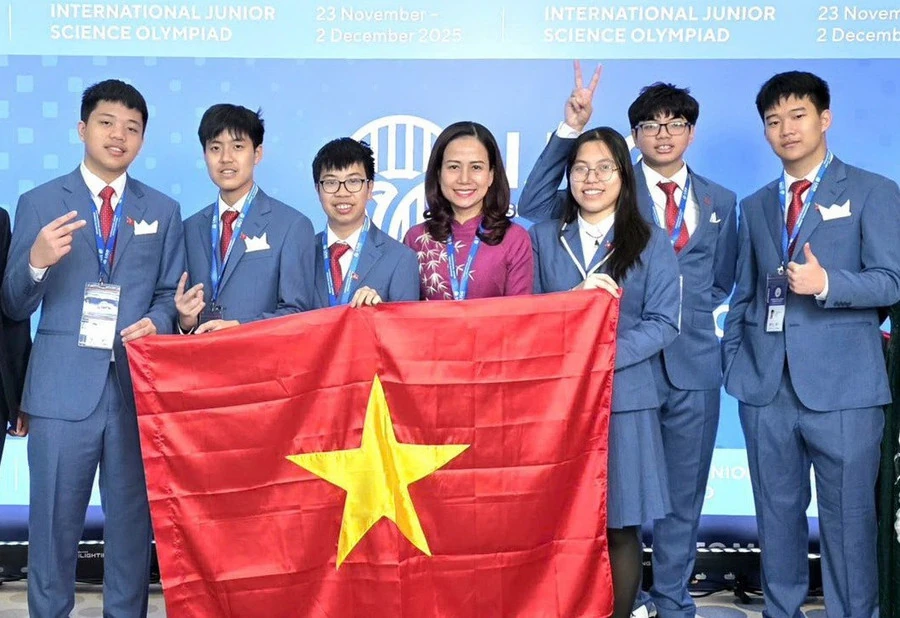 6 học sinh Việt Nam giành huy chương Olympic khoa học trẻ thế giới