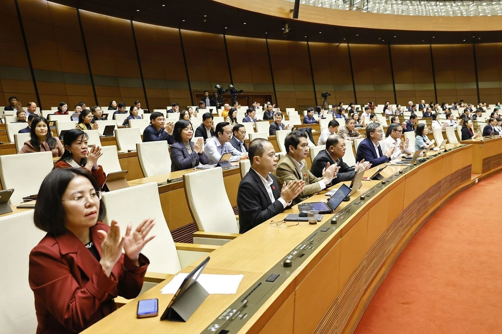 Các cơ quan tập trung triển khai công tác bầu cử theo đúng thời gian, luật định