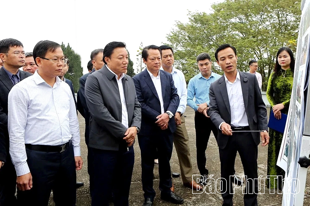 Phó Chủ tịch UBND tỉnh Nguyễn Huy Ngọc làm việc tại các xã khu vực Phú Thọ cũ