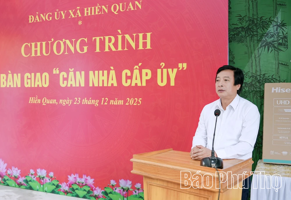 Bàn giao “Căn nhà cấp ủy” cho đảng viên tại xã Hiền Quan