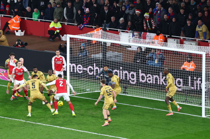 Arsenal vào bán kết Cup Liên đoàn
