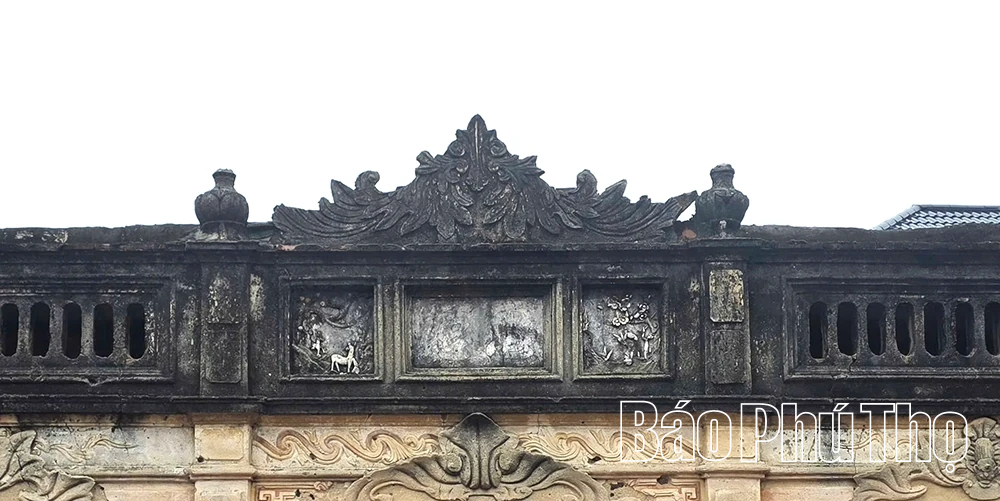 Làng đá ong trăm tuổi giữa miền đất cổ