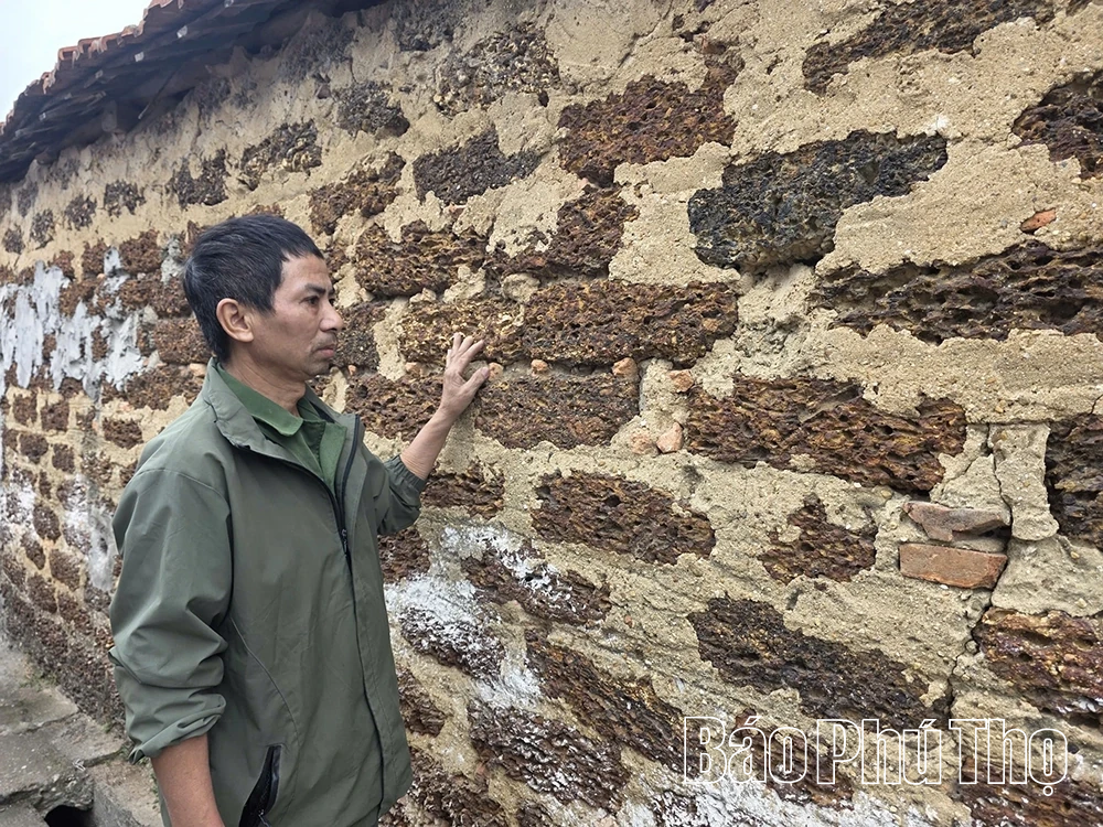 Làng đá ong trăm tuổi giữa miền đất cổ