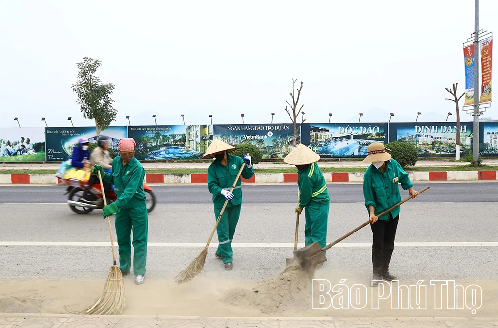 Những người giữ sắc Xuân cho phố
