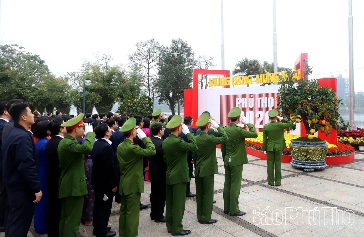 Thiêng liêng Lễ chào cờ chào năm mới 2026