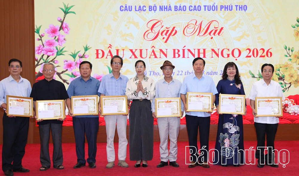 10 hội viên nhà báo cao tuổi được khen thưởng