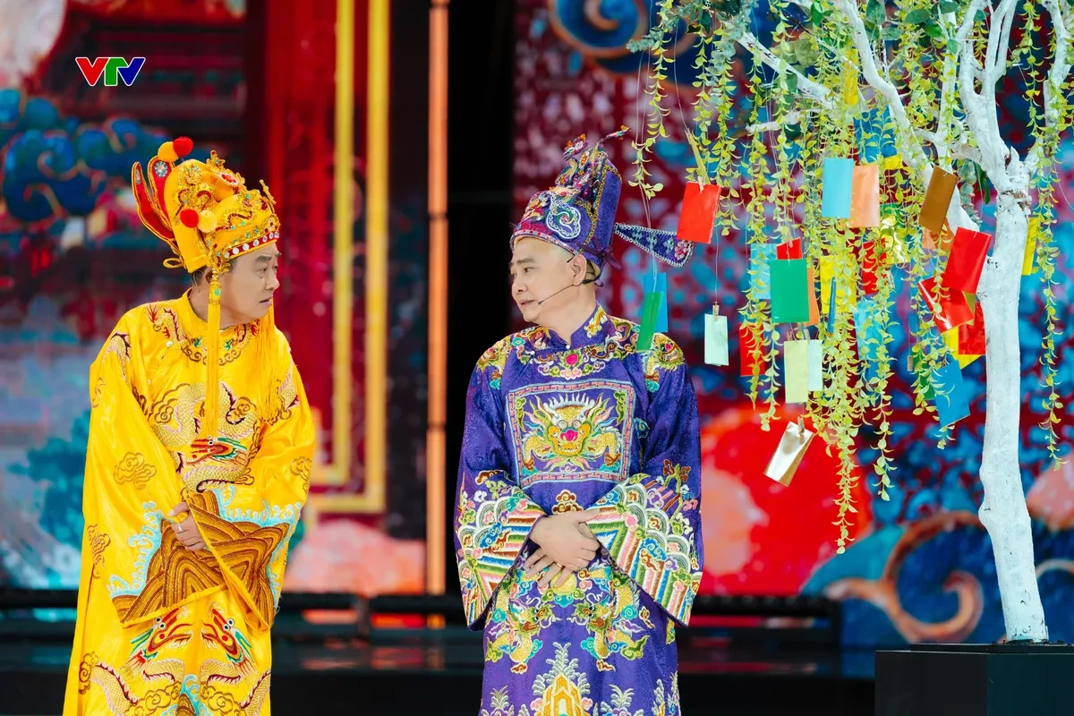 Táo quân trở lại với tiểu phẩm “Hái hoa dân chủ”