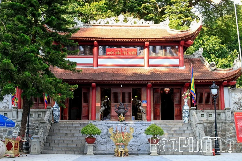 Luring Steps in Tay Thien