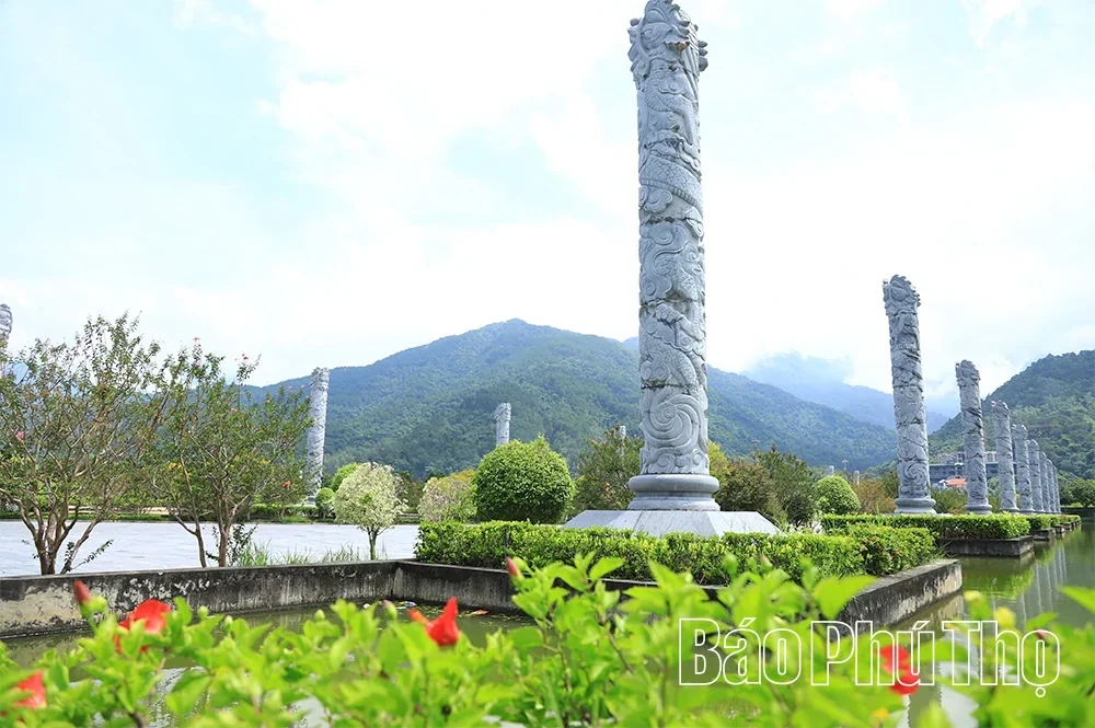 Luring Steps in Tay Thien