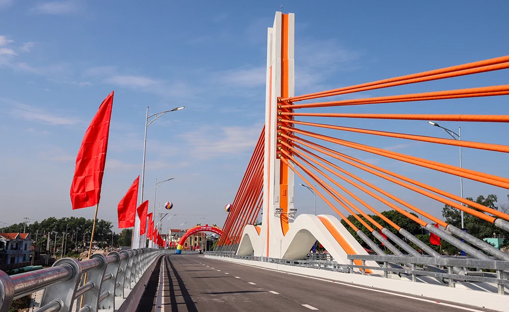 Khánh thành cầu Vĩnh Phú qua sông Lô nối tỉnh Phú Thọ và Vĩnh Phúc