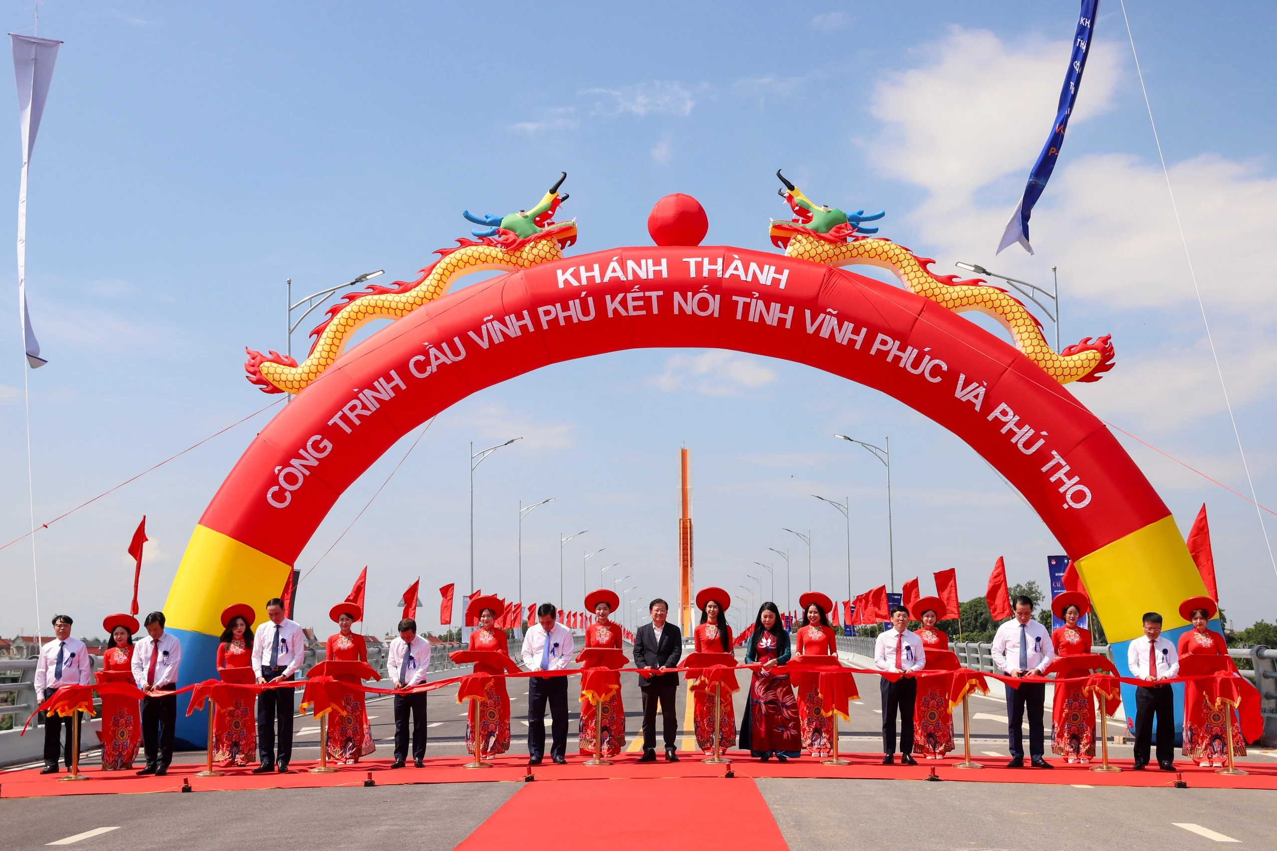 Khánh thành cầu Vĩnh Phú qua sông Lô nối tỉnh Phú Thọ và Vĩnh Phúc