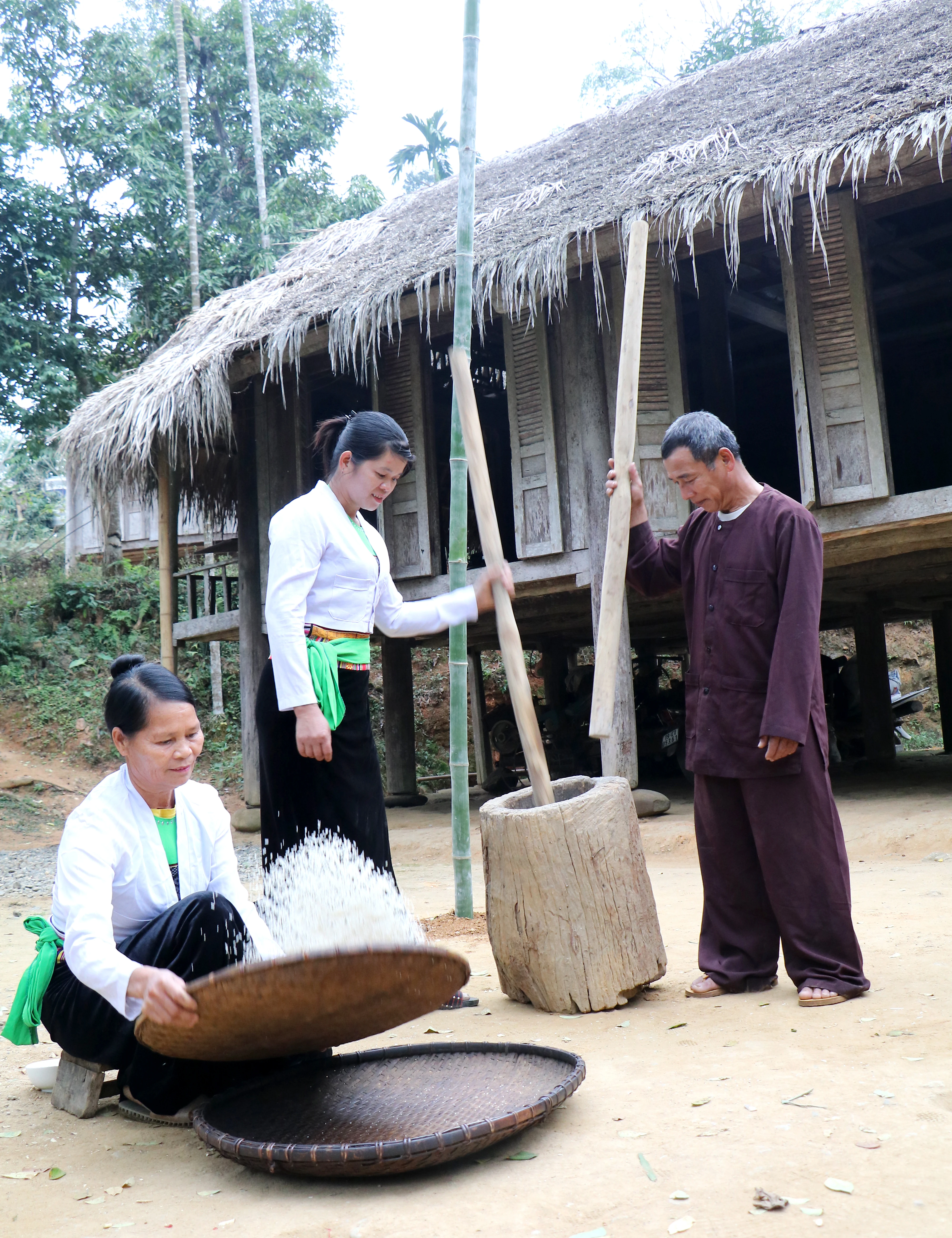 Sắc màu văn hóa Mường
