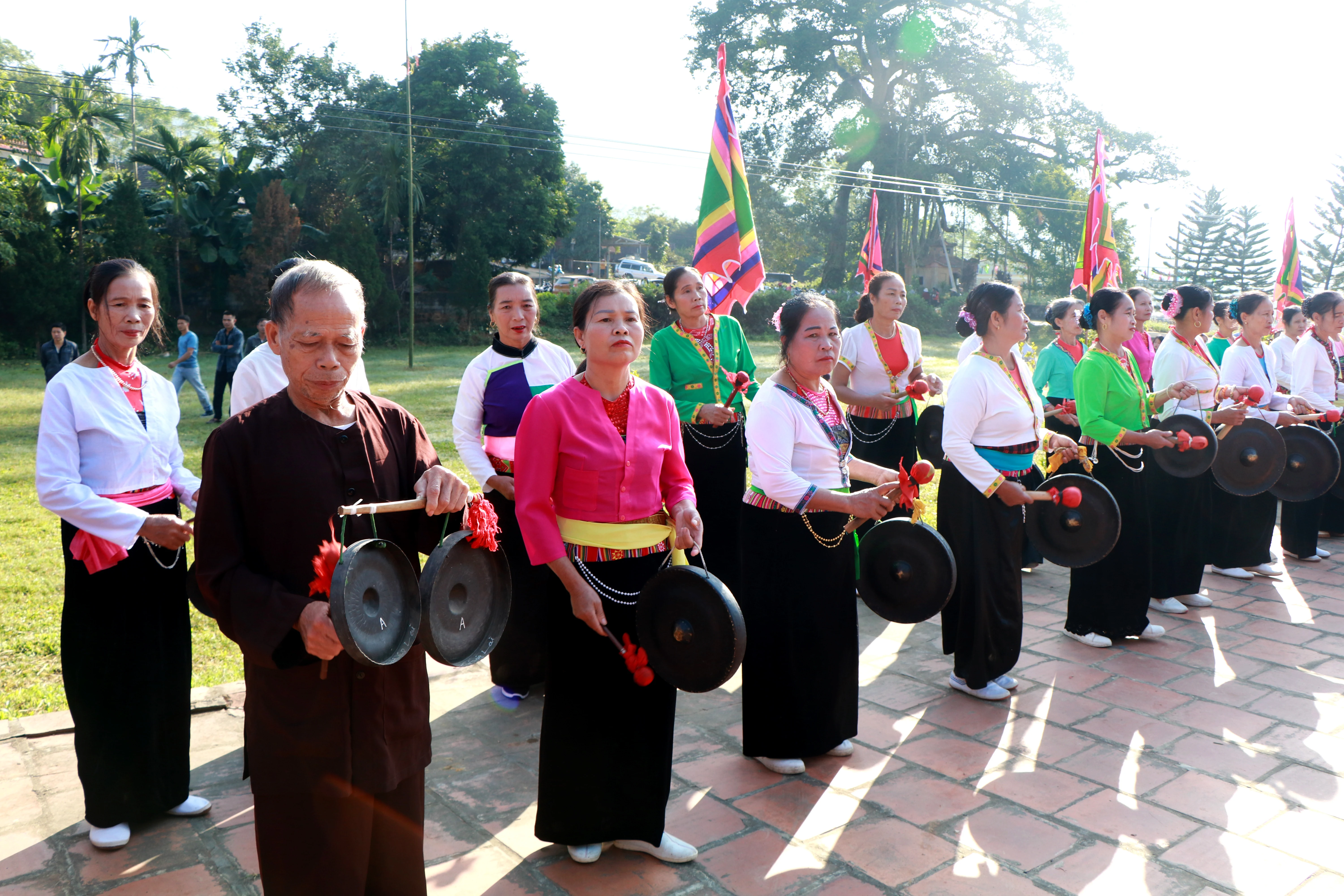 Sắc màu văn hóa Mường