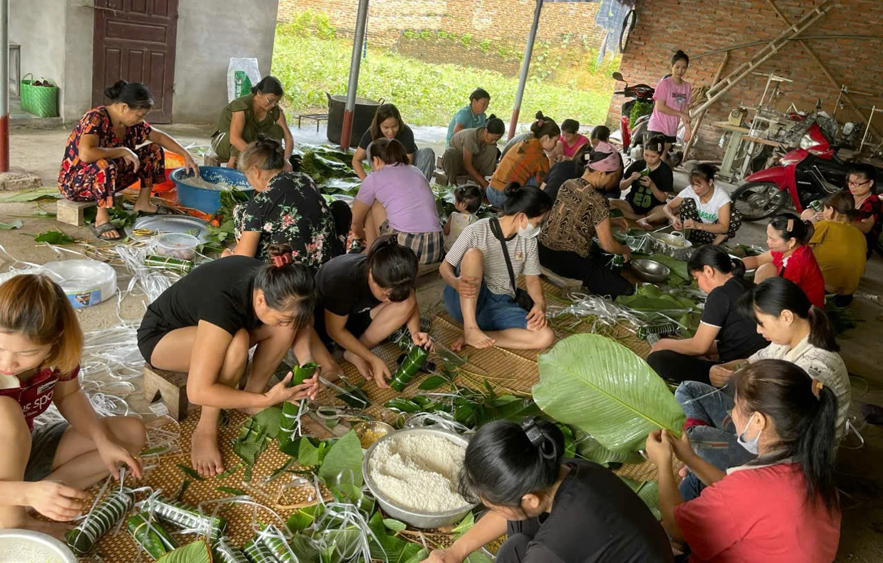 Chung tay giúp Nhân dân vùng lũ vượt qua khó khăn