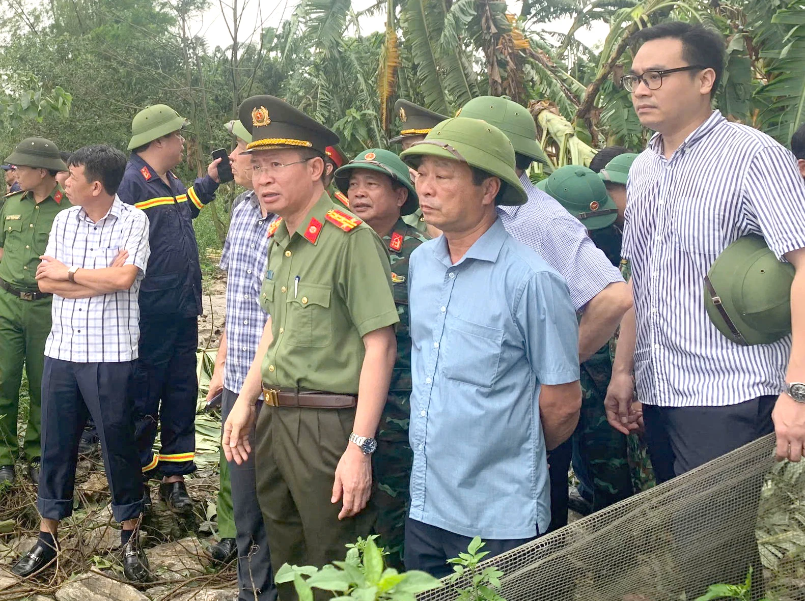 Chủ tịch UBND tỉnh đi kiểm tra, chỉ đạo sự cố sập cầu Phong Châu