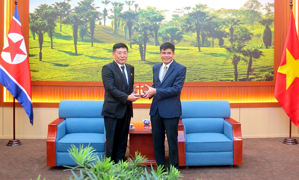 Phú Thọ tiếp và làm việc với đoàn công tác Bộ Ngoại giao Triều Tiên