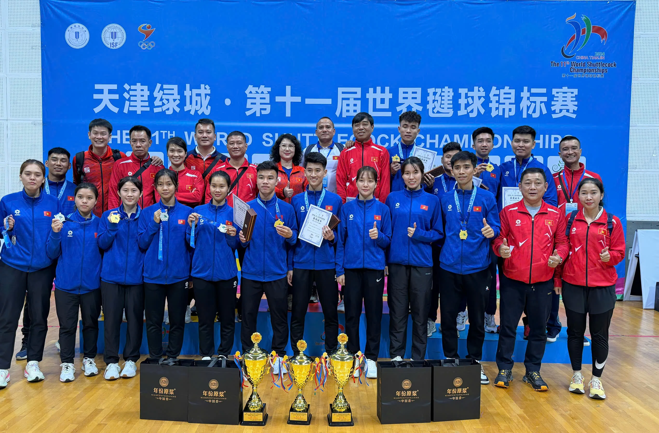 Phu Tho athletes win “double gold” at the 11th World Shuttlecock Championships