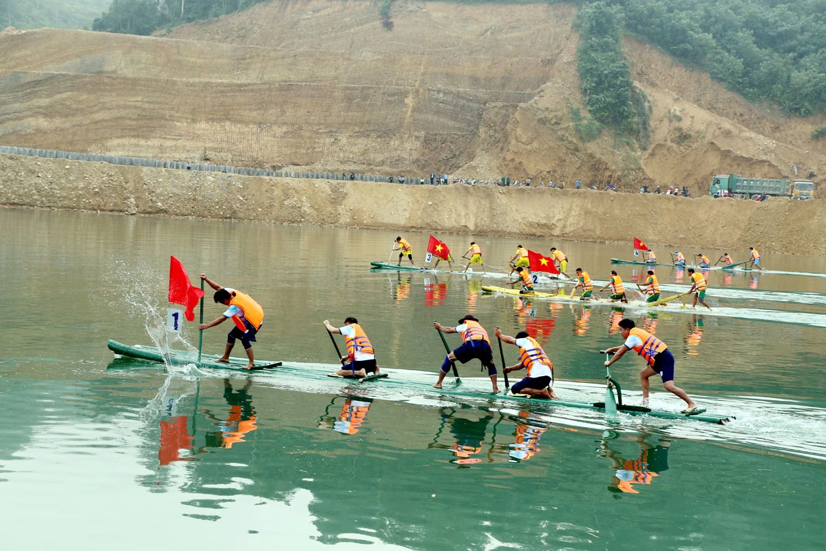 Đặc sắc Lễ hội đua mảng ở Bắc Mê