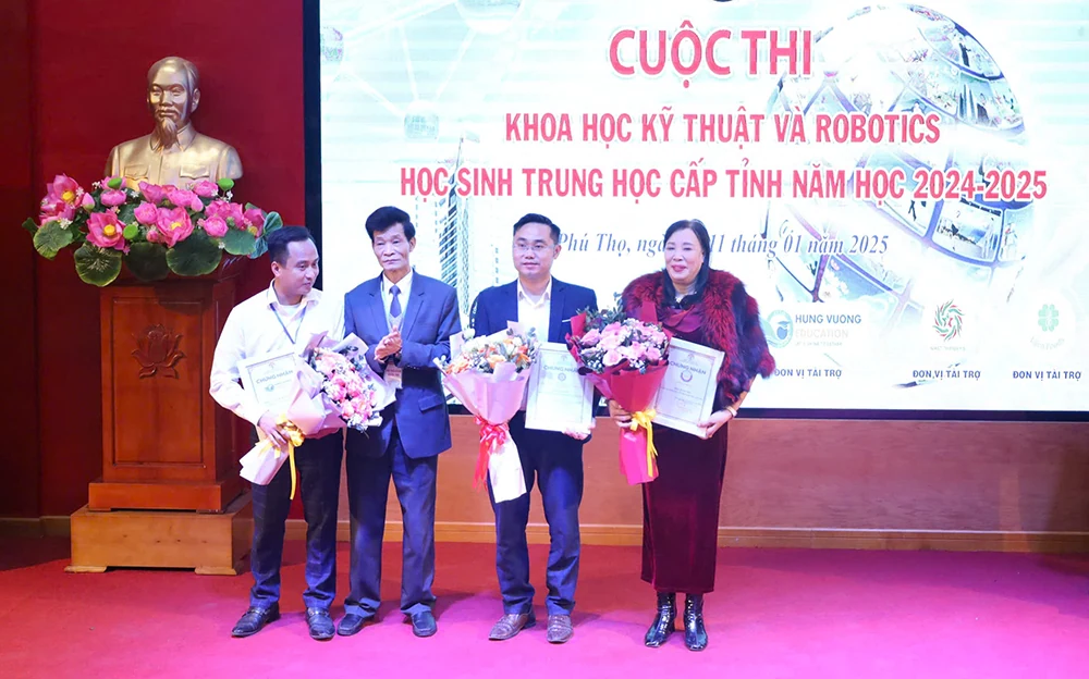 Khai mạc cuộc thi Khoa học kỹ thuật và Robotics học sinh trung học cấp tỉnh năm học 2024-2025