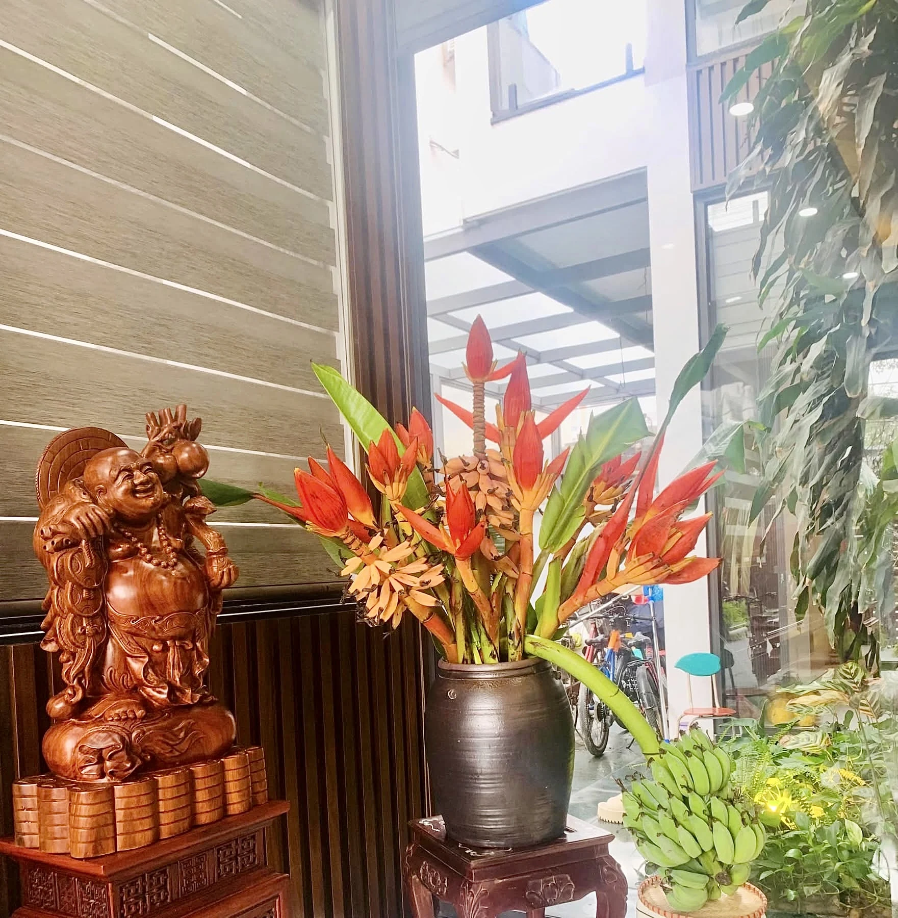 Brilliant wild banana flowers during Tet holiday
