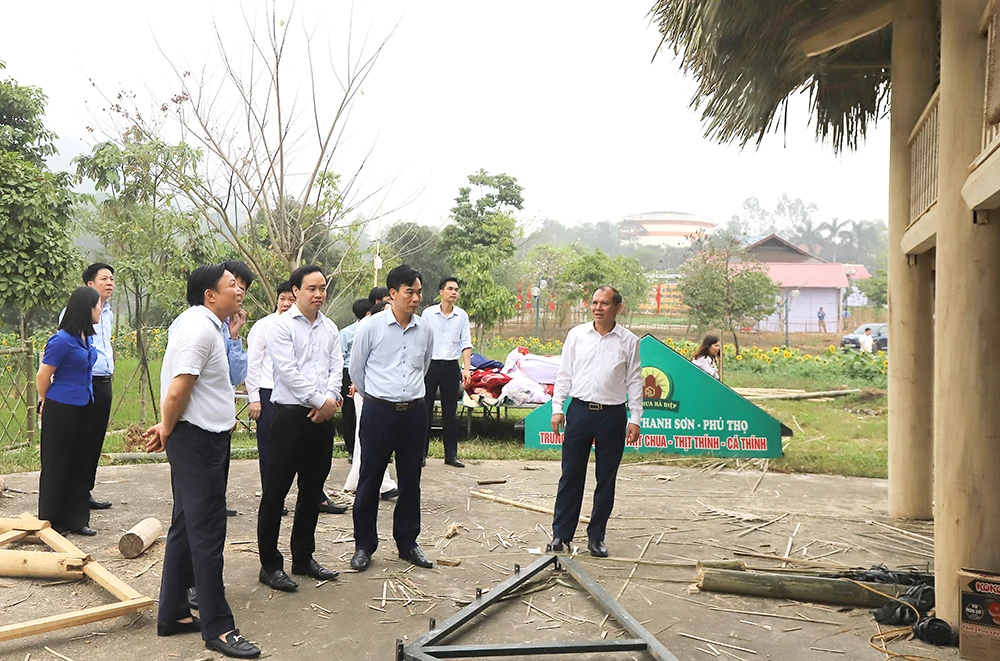 Kiểm tra thực địa tại Khu Di tích lịch sử Đền Hùng