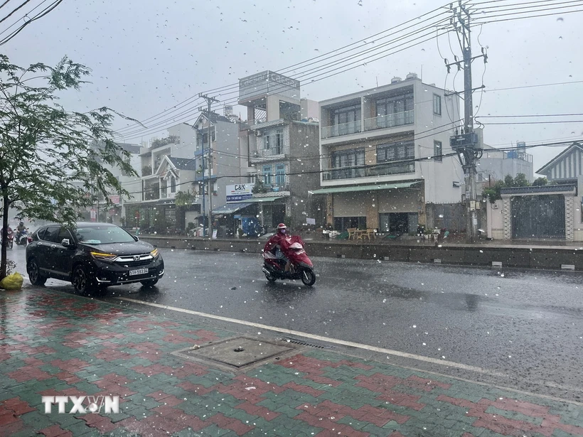 Các tỉnh Bắc Bộ và Bắc Trung Bộ có mưa dông, trời rét