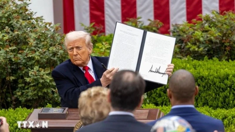 Tổng thống Donald Trump khẳng định sẽ không hoãn áp thuế đối ứng