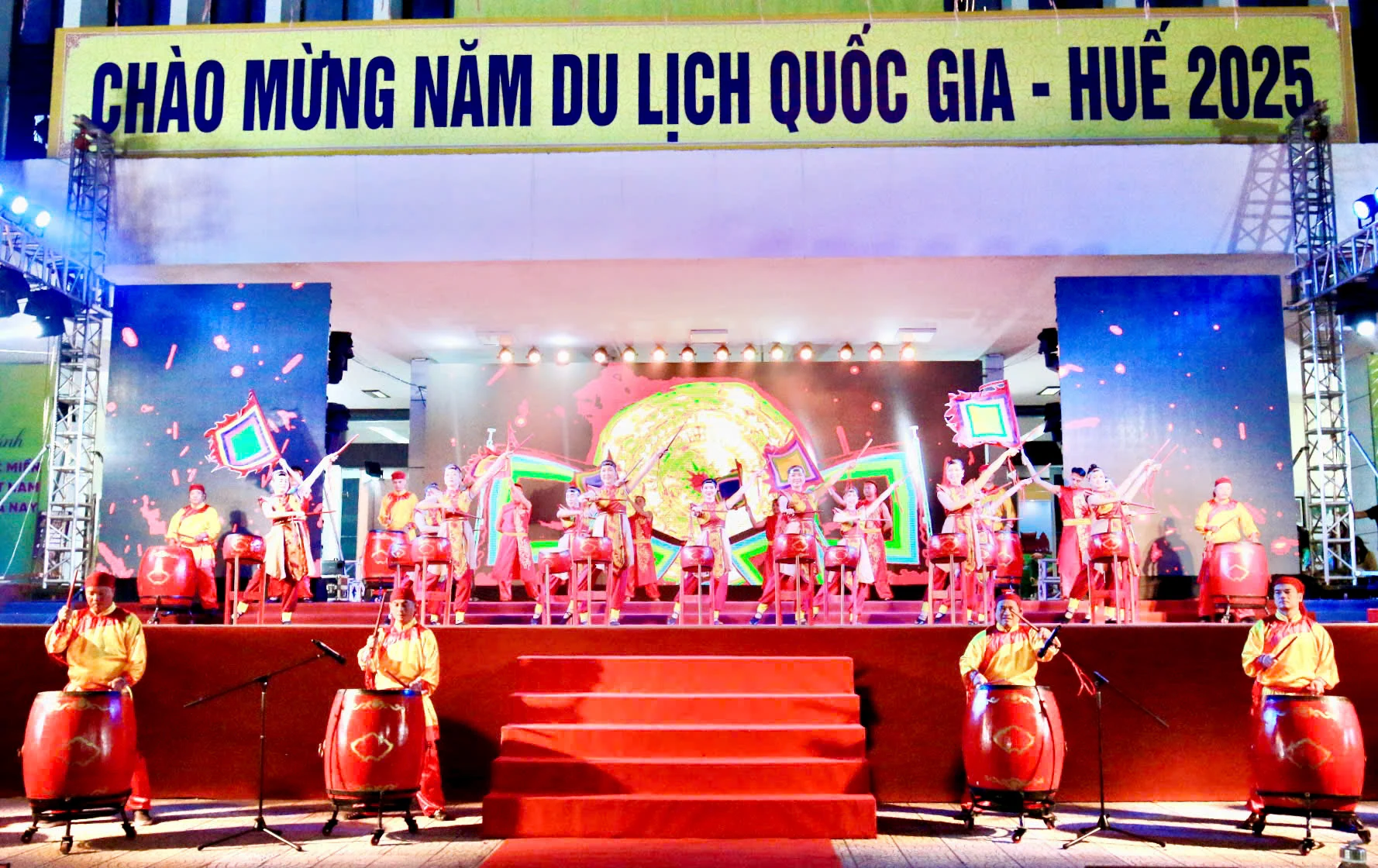 Phu Tho showcases cultural heritage at National Tourism Exhibition in Hue