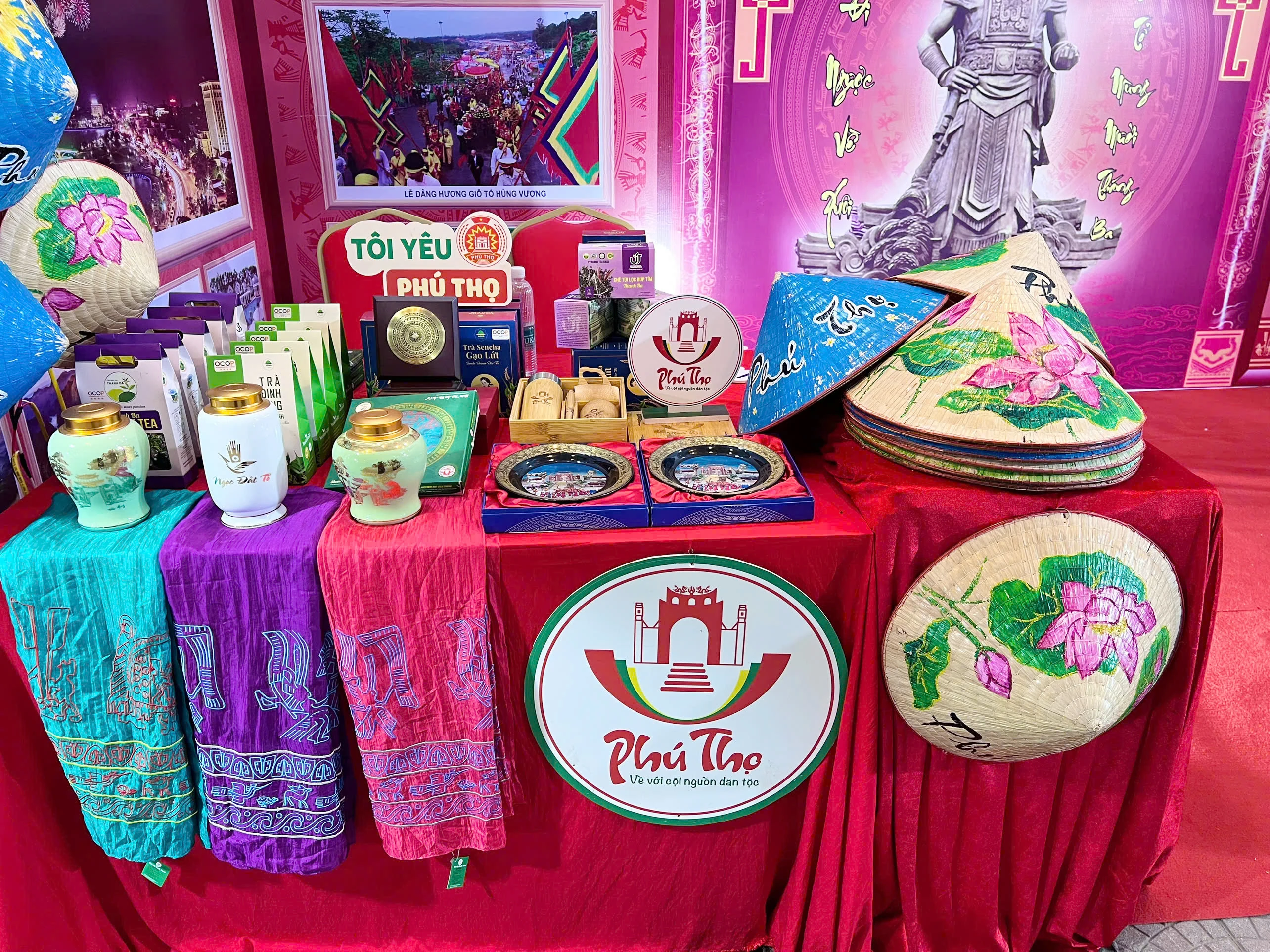 Phu Tho showcases cultural heritage at National Tourism Exhibition in Hue