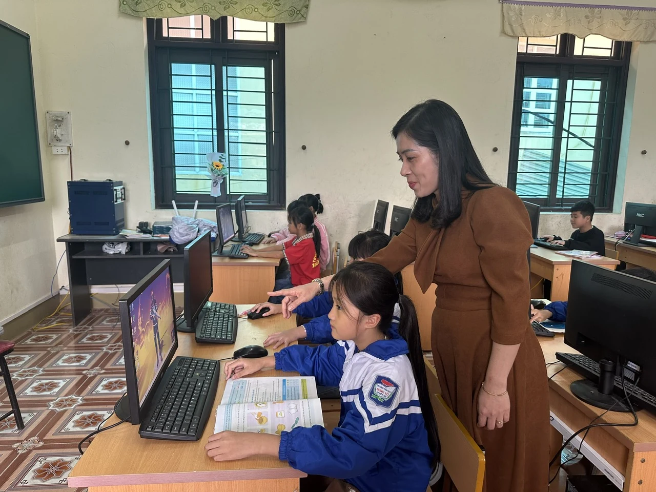 Tăng cường thực hiện chuyển đổi số trong giáo dục và triển khai học bạ số