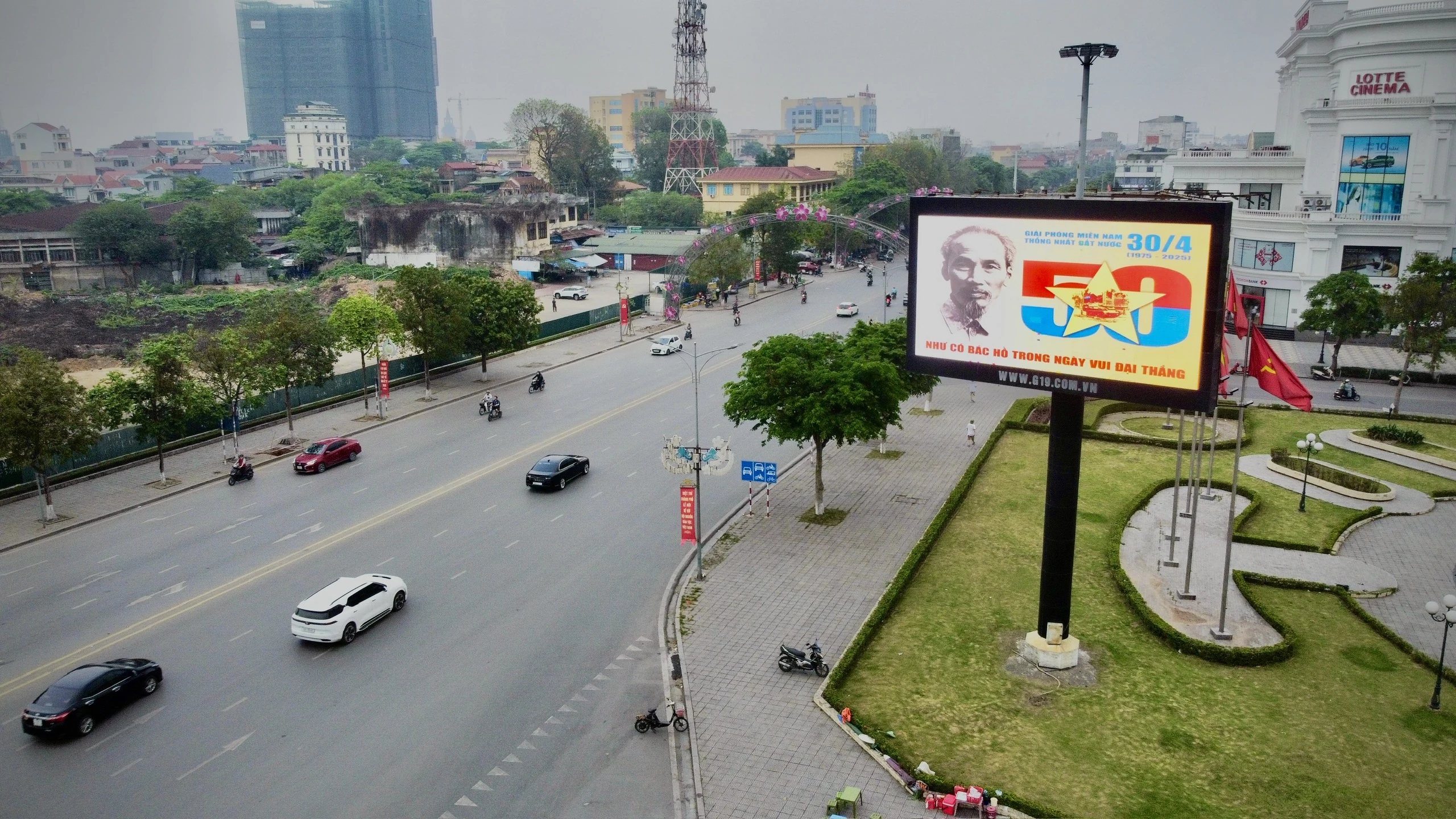 Tuyên truyền cổ động chào mừng kỷ niệm 50 năm Ngày thống nhất đất nước