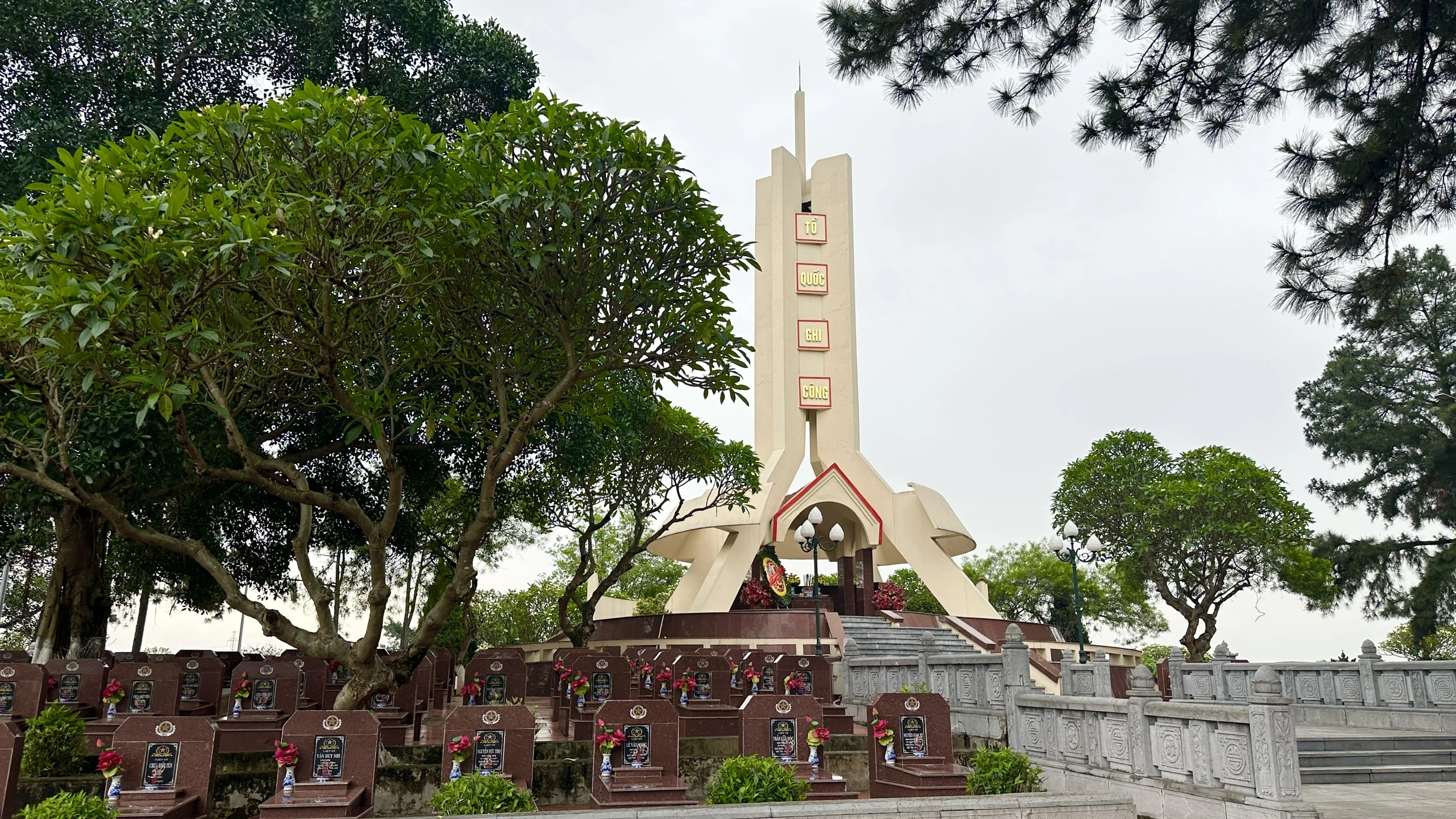 Thu nhận mẫu ADN của thân nhân liệt sĩ chưa rõ danh tính