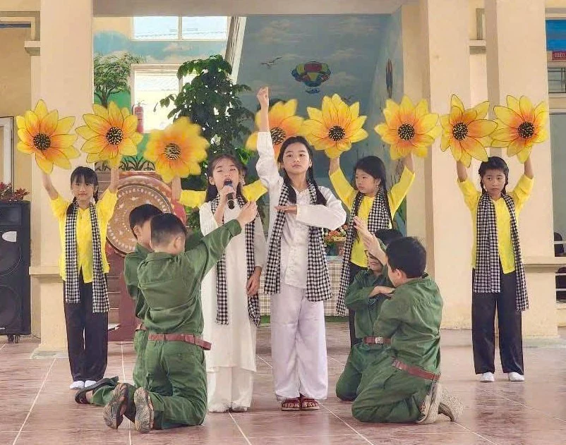 Schools Organize Activities to Celebrate Uncle Ho’s Birthday
