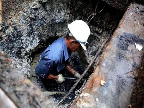 3 Giải Pháp Tự Thông Cống Hiệu Quả - Không Cần Gọi Thợ Vội