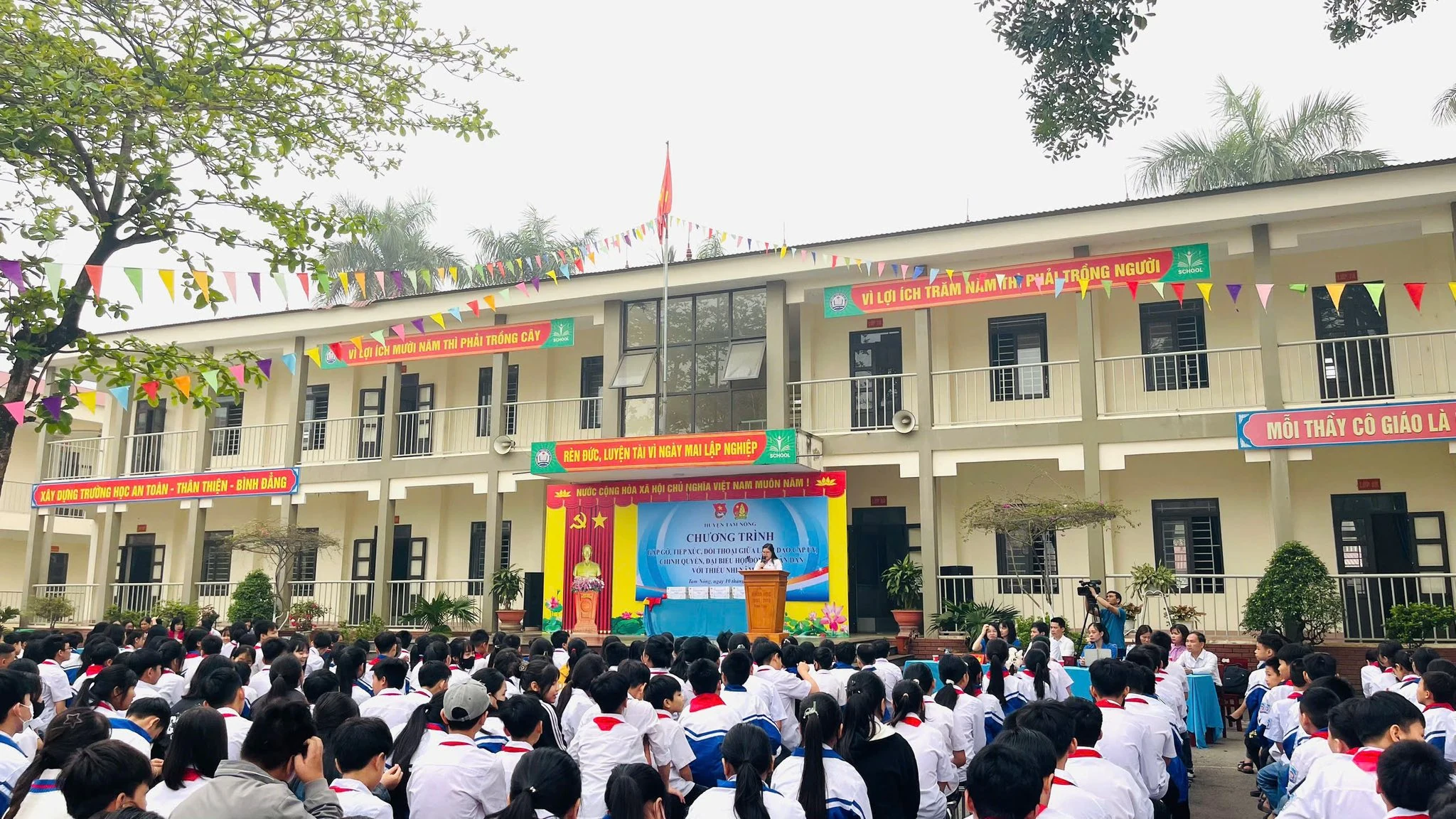 Thúc đẩy quyền tham gia của trẻ em