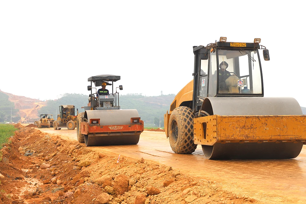 Resolutely accelerating the disbursement of public investment capital