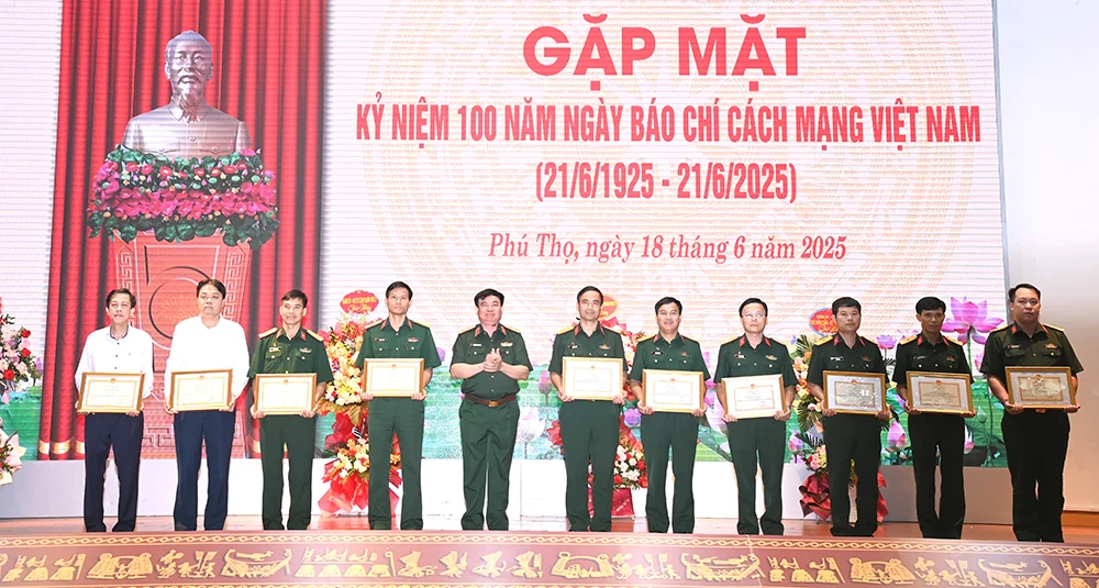 Quân khu 2 gặp mặt kỷ niệm 100 năm Ngày báo chí Cách mạng Việt Nam