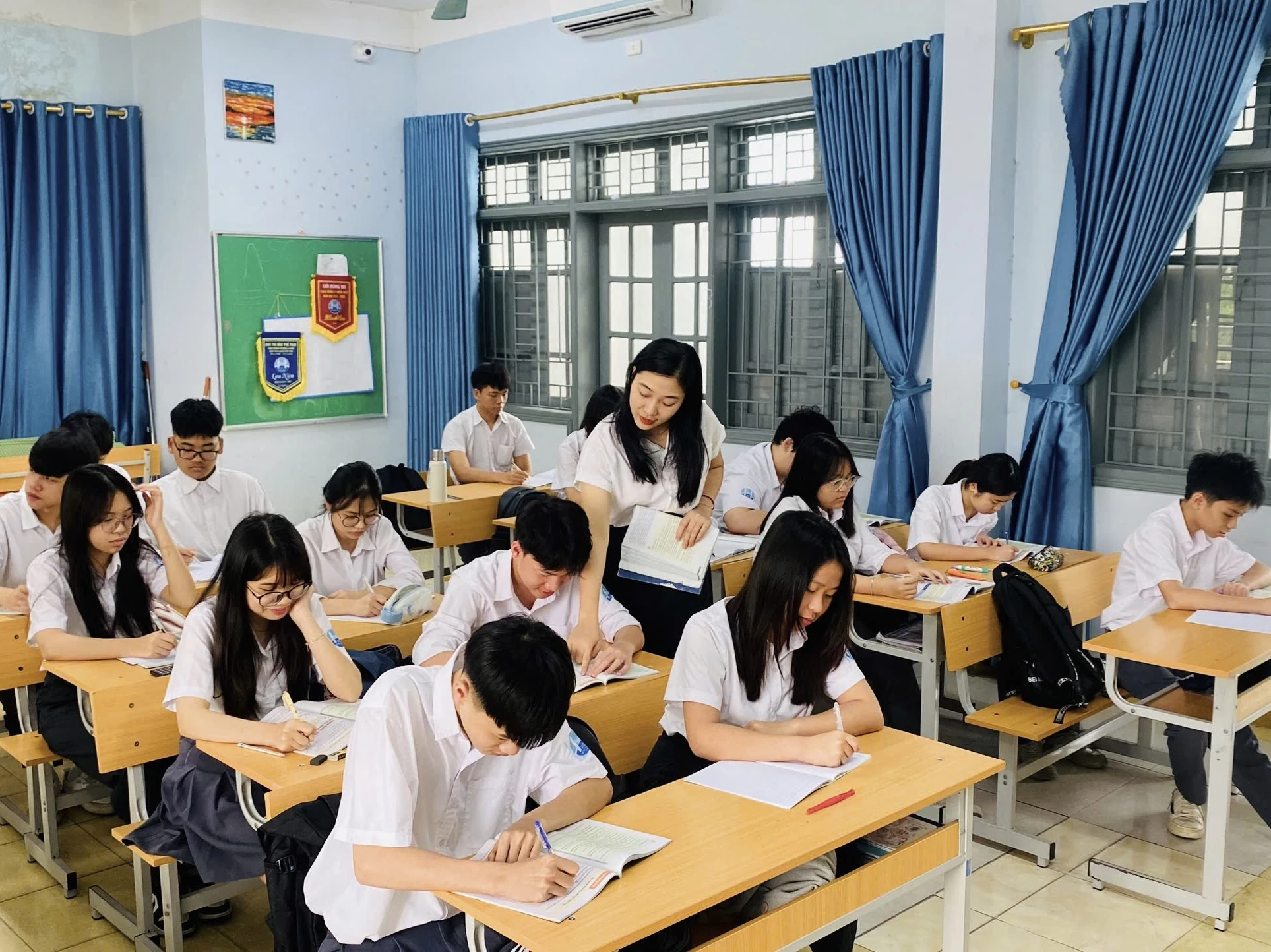 Lịch thi tốt nghiệp THPT năm 2025